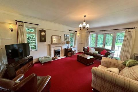 27 Kingswood Lane, Warlingham, CR6 9AB