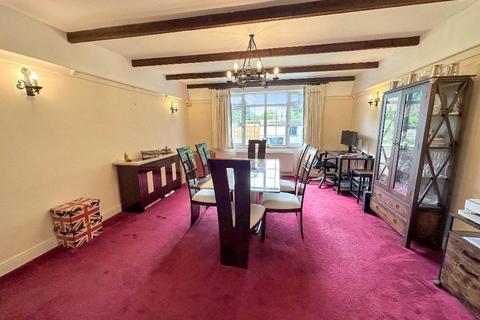 27 Kingswood Lane, Warlingham, CR6 9AB