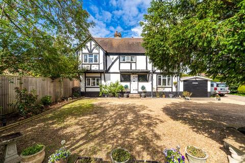 Sea Lane, Ferring, Worthing, West Sussex, BN12