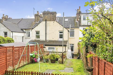 3 bedroom terraced house for sale, Weston Road, Strood