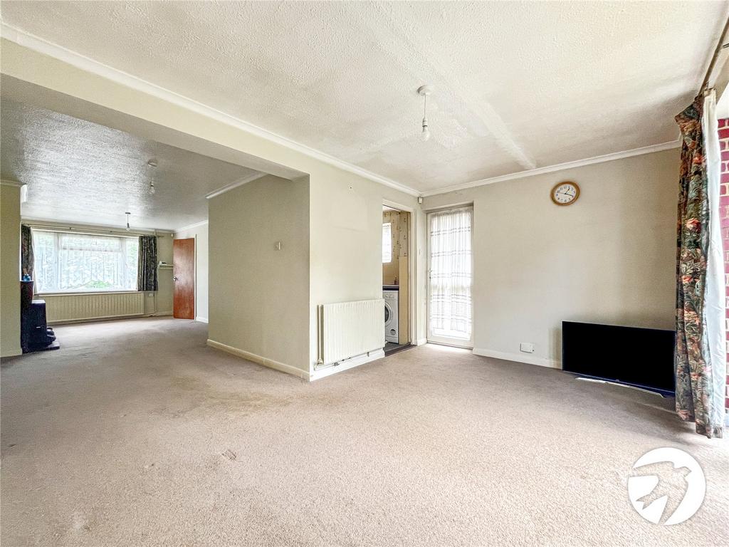 Hever Croft, Rochester, Kent, ME2 3 bed semidetached house for sale £280,000