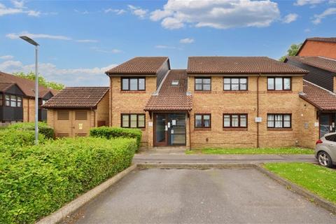 1 bedroom flat for sale, The Larches, Milford Close, St. Albans