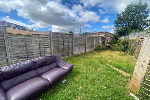 4 bedroom terraced house for sale, Welwyn Way, Hayes