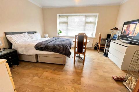 2 bedroom flat for sale, Bellamy Road, Cheshunt, Waltham Cross