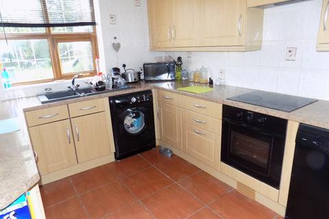 3 bedroom semi-detached house to rent, South Oval, Dudley