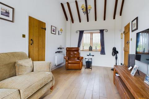 2 bedroom barn conversion for sale, Whittington, Kinver