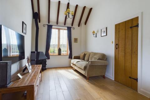 2 bedroom barn conversion for sale, Whittington, Kinver