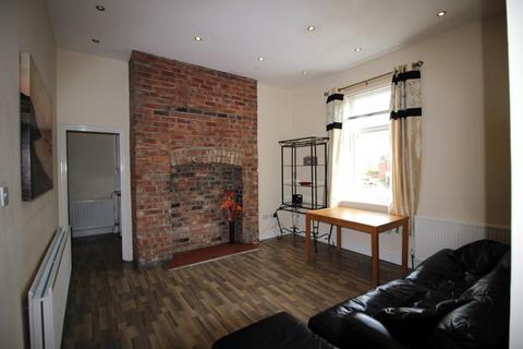 2 bedroom flat to rent, Lyndhurst Terrace