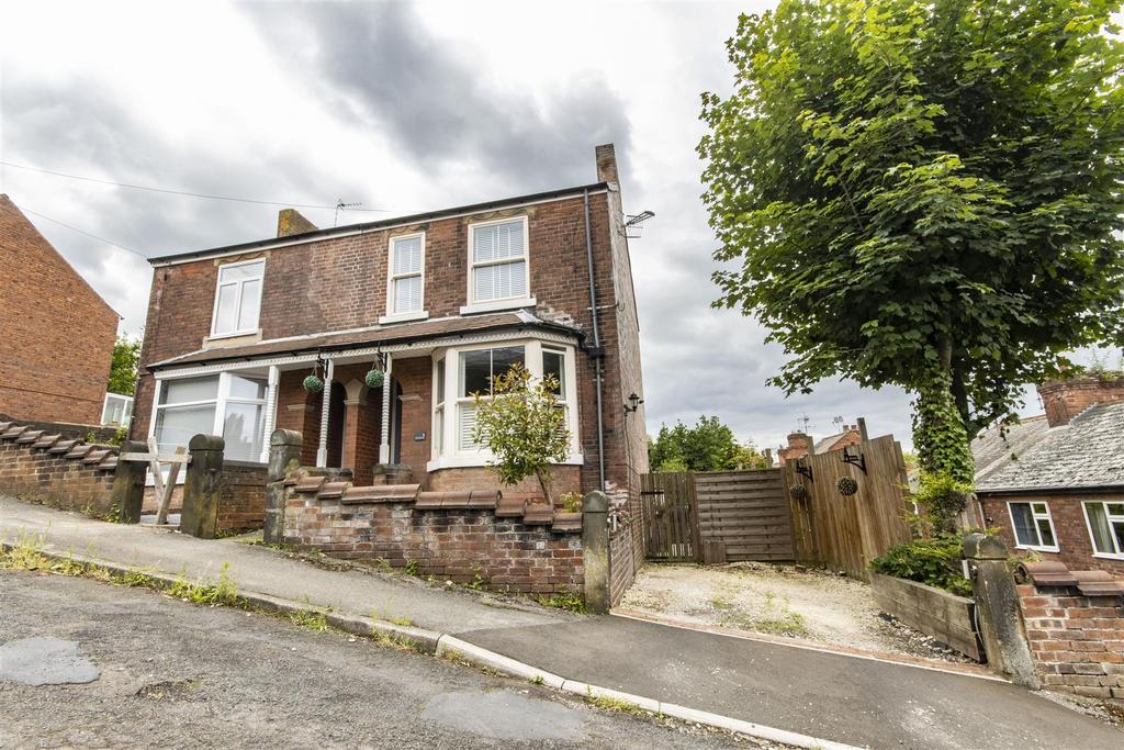Quarry Bank Road, Chesterfield 3 bed semidetached house for sale £