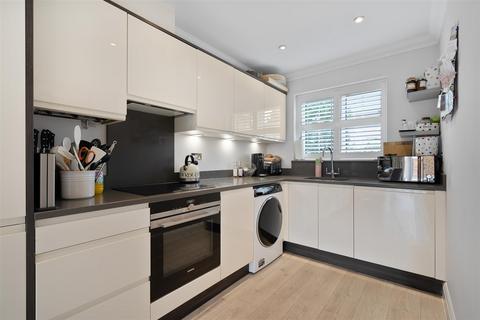 3 bedroom semi-detached house for sale, Fernbank Road, Ascot