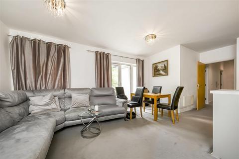 2 bedroom flat for sale, Gateway Court, Bricket Wood, St. Albans