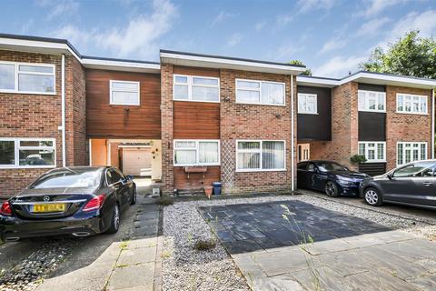 17 Brackendene, Bricket Wood, St Albans, AL2 3SX