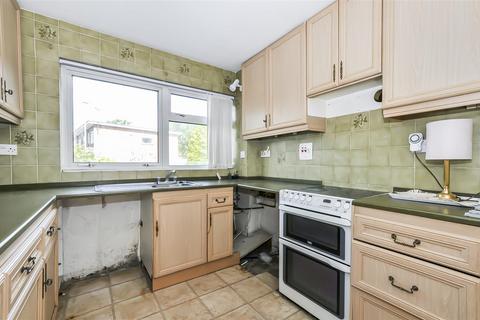 17 Brackendene, Bricket Wood, St Albans, AL2 3SX