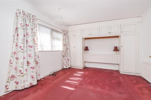 17 Brackendene, Bricket Wood, St Albans, AL2 3SX