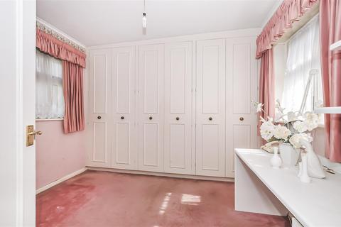 17 Brackendene, Bricket Wood, St Albans, AL2 3SX