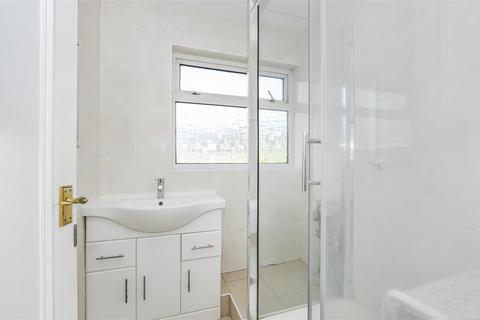 17 Brackendene, Bricket Wood, St Albans, AL2 3SX