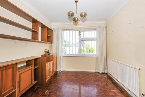17 Brackendene, Bricket Wood, St Albans, AL2 3SX