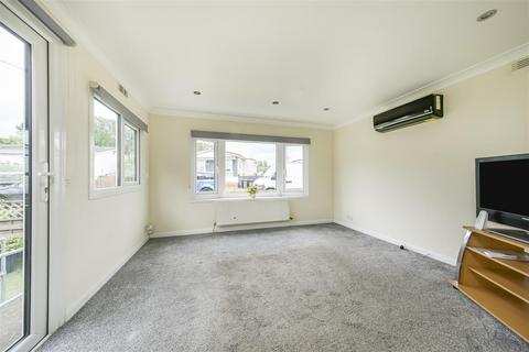 2 bedroom mobile home for sale, Meadow Close, Bricket Wood, St. Albans
