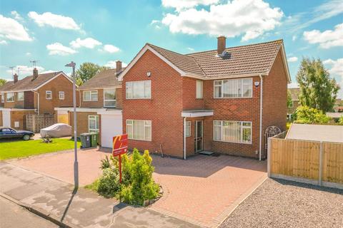 4 bedroom detached house for sale, Reading Avenue, St Nicolas Park