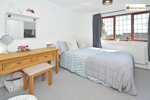 2 bedroom townhouse for sale, Falcon Road, Stoke-On-Trent ST3
