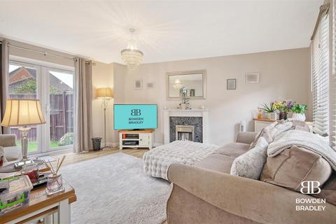 2 bedroom end of terrace house for sale, Chelsea Gardens, Church Langley