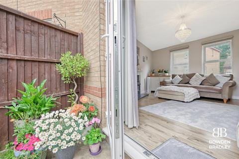 2 bedroom end of terrace house for sale, Chelsea Gardens, Church Langley