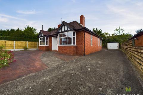 3 bedroom detached bungalow for sale, Oak Drive, Oswestry