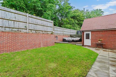 4 bedroom detached house for sale, Millstone Drive, Hailsham