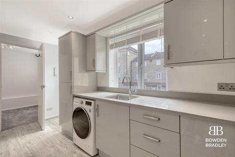 4 Concorde Drive, London, E6 5XL