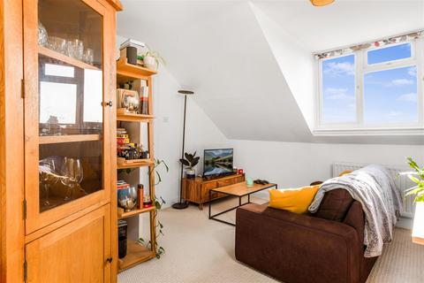 2 bedroom duplex for sale, Barrow Road, London
