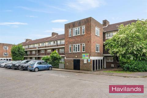 3 bedroom flat for sale, The Poplars, London