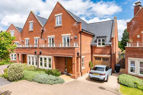 5 bedroom semi-detached house for sale, Butterwick Way, Welwyn