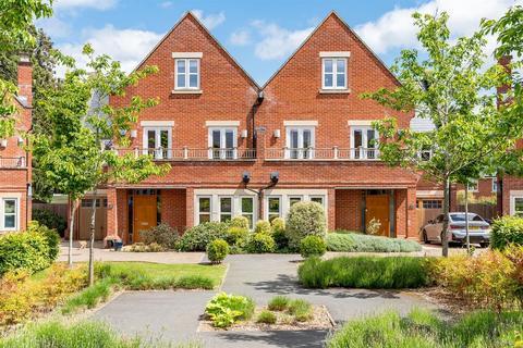 5 bedroom semi-detached house for sale, Butterwick Way, Welwyn