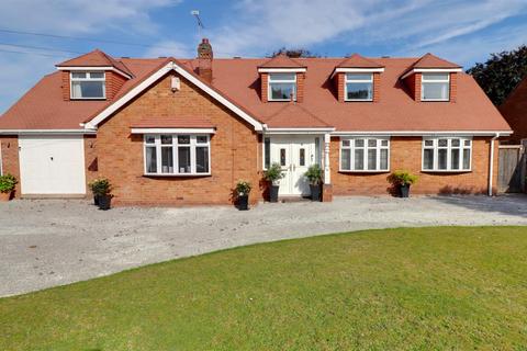 8 bedroom detached bungalow for sale, Westfield Drive, Wistaston, Crewe