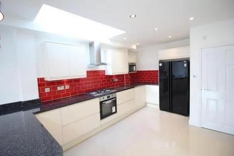 4 bedroom terraced house for sale, Lyndhurst Road, London N18