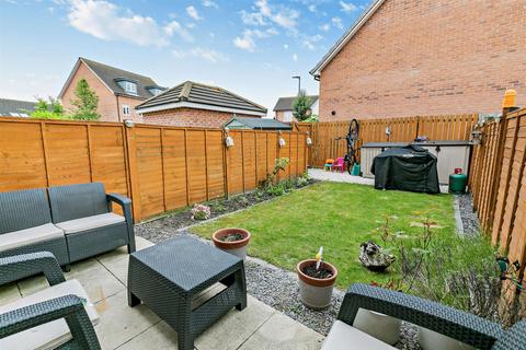 3 bedroom townhouse for sale, Grove Street, Castleford WF10