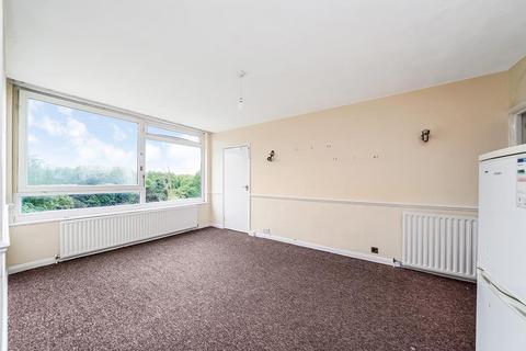 2 bedroom apartment for sale, Chingford Avenue, London E4