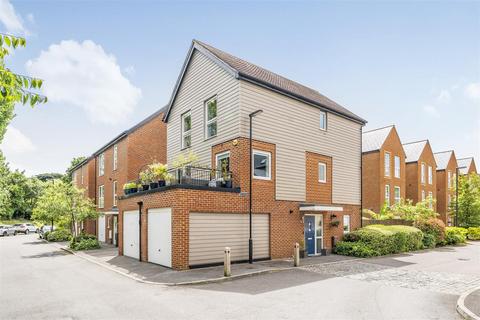 4 bedroom detached house for sale, Brunel Way, Havant PO9