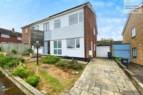 3 bedroom semi-detached house for sale, Mount Close, Wickford