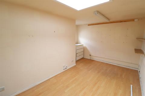 Office to rent, St Albans Lane, Golders Green