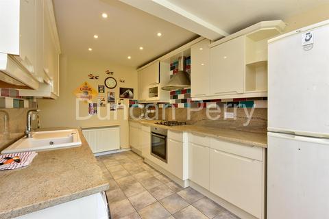 34 Skimpans Close, Welham Green, Hatfield, AL9 7PB