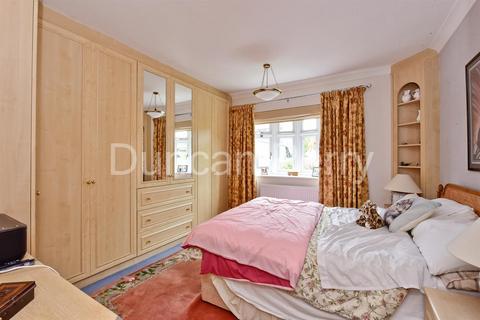 34 Skimpans Close, Welham Green, Hatfield, AL9 7PB