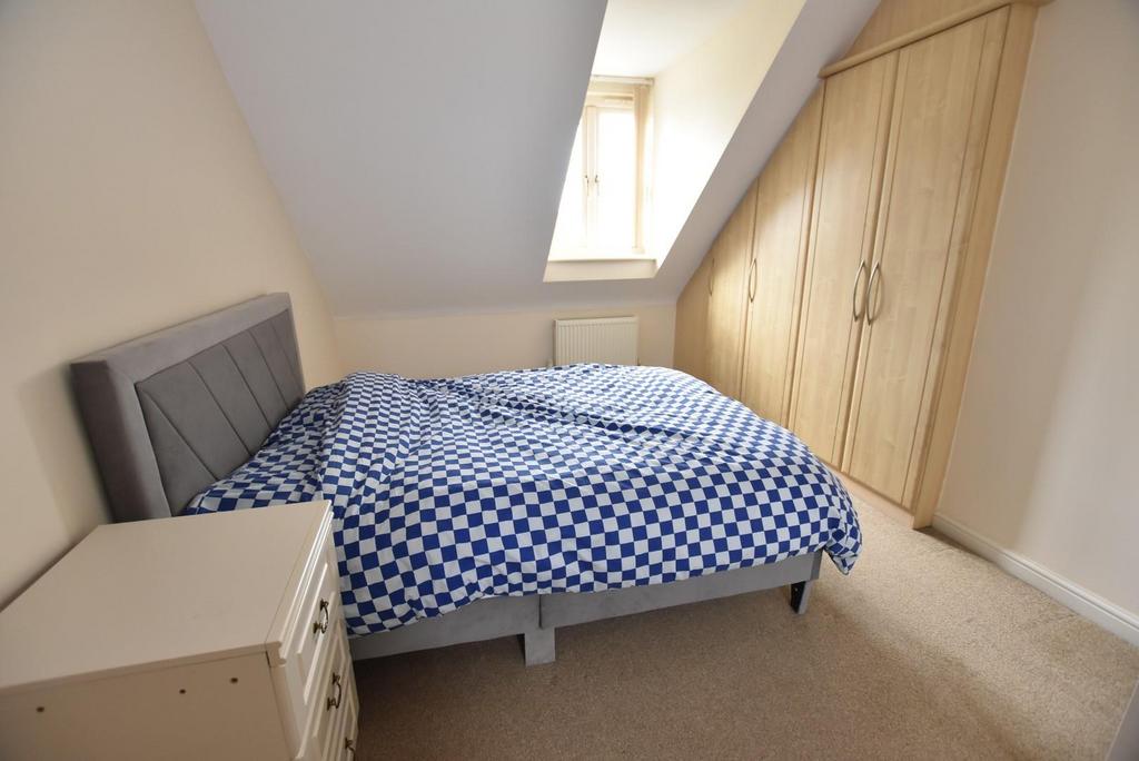 Bed 1.jpg