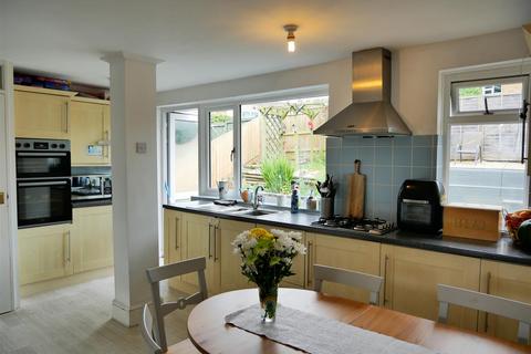 4 bedroom terraced house for sale, Wessington Park, Calne