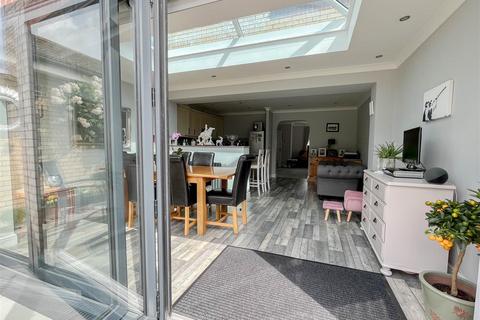 28 Anchorage View, St Lawrence, Southminster, CM0 7JH