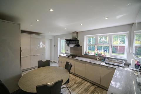 4 Brampton Crescent, Shirley, Solihull, B90 3SY