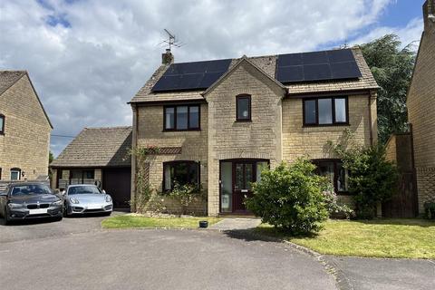 4 bedroom detached house for sale, Blicks Close, Chippenham SN14