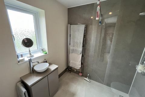 4 Blicks Close, Hullavington, Chippenham, SN14 6HQ