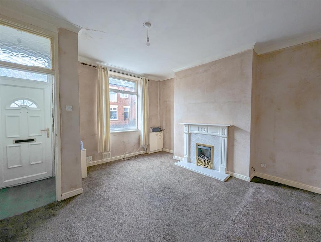 Gordon Street, Leigh 3 bed terraced house for sale £110,000