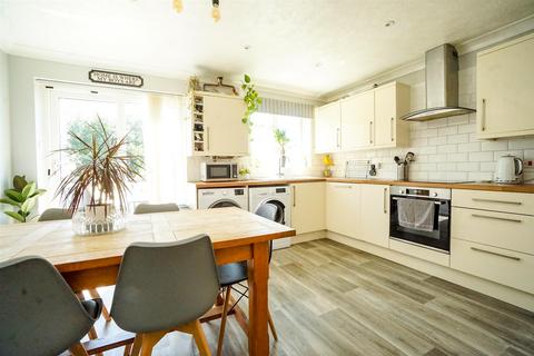 3 bedroom semi-detached house for sale, Magpie Close, St Leonards-on-sea